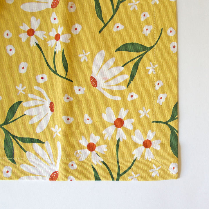 Daisy Table Runner