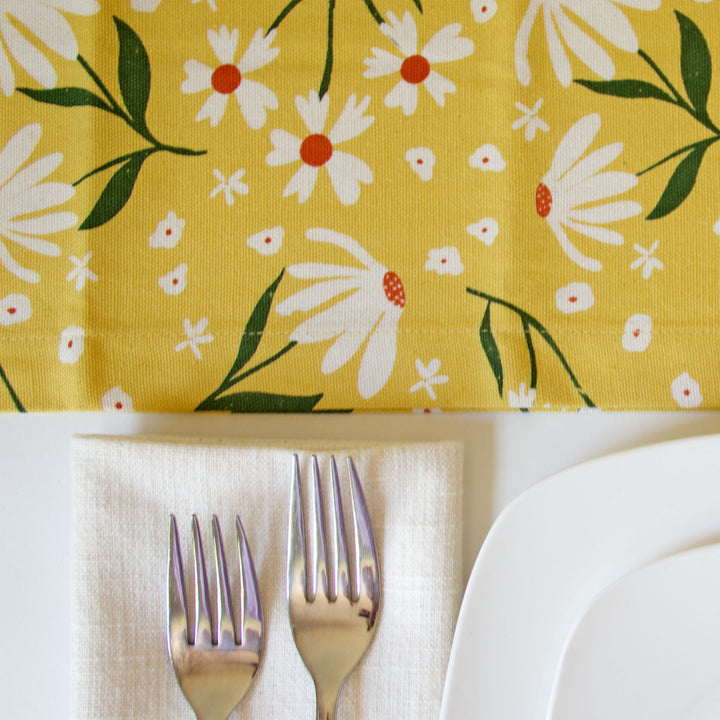 Daisy Table Runner