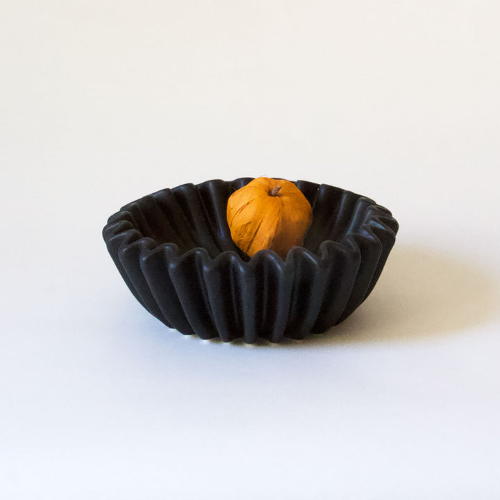 Porcelain Sunbeam Bowl - Black