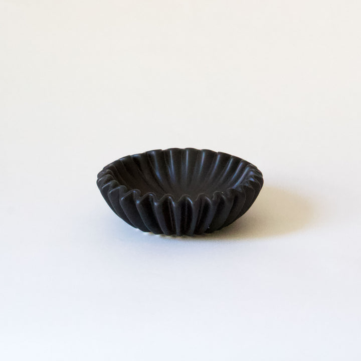 Porcelain Sunbeam Bowl - Black