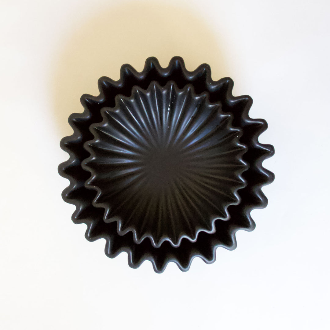 Porcelain Sunbeam Bowl - Black