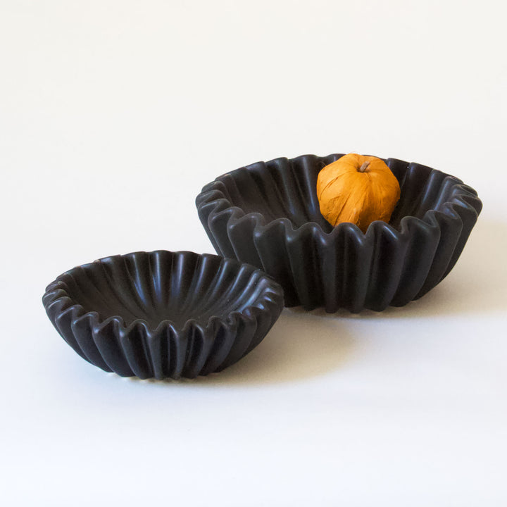 Porcelain Sunbeam Bowl - Black