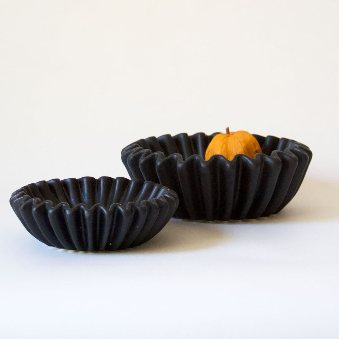 Porcelain Sunbeam Bowl - Black