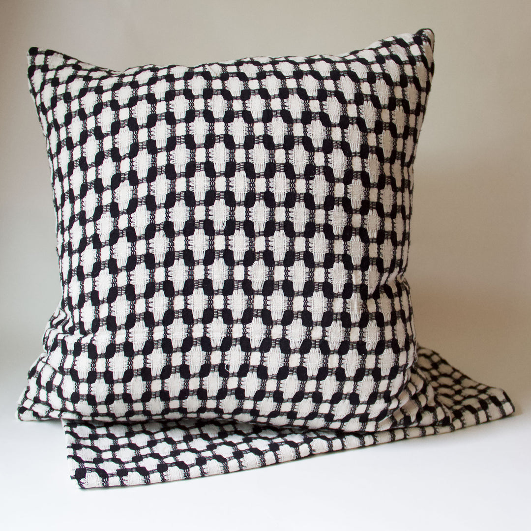 Woven Honeycomb Cotton Pillow Cover - Black & White