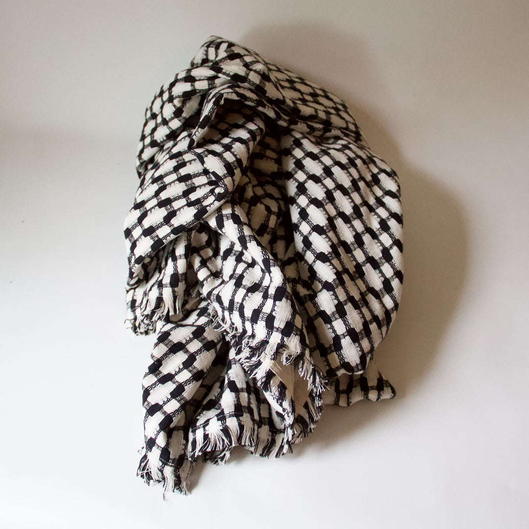 Woven Honeycomb Cotton Throw - Black & White